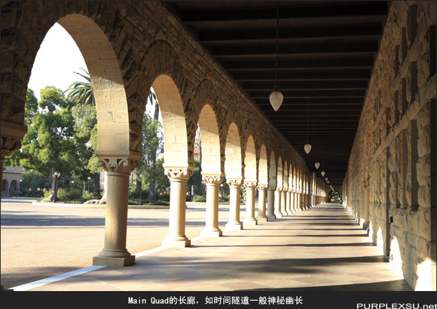 Stanford Main Quad的长廊
